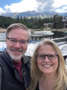Bill Rosholt and Ann Baltes in front of Niagara Falls
